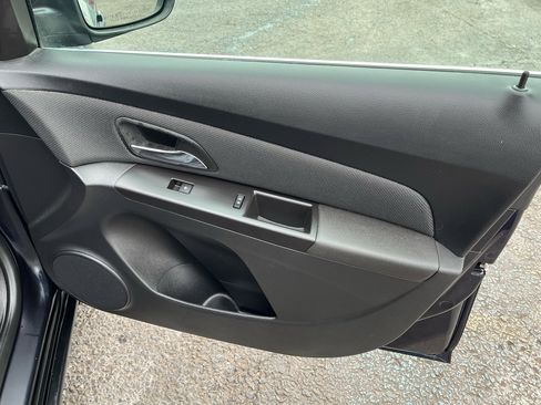 Used 2016 Chevrolet Cruze LT image 26