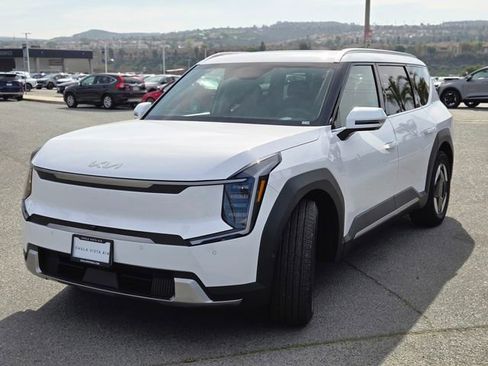 New 2026 Kia EV9 Wind image 10