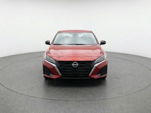 Used 2025 Nissan Altima 2.5 SV image 2