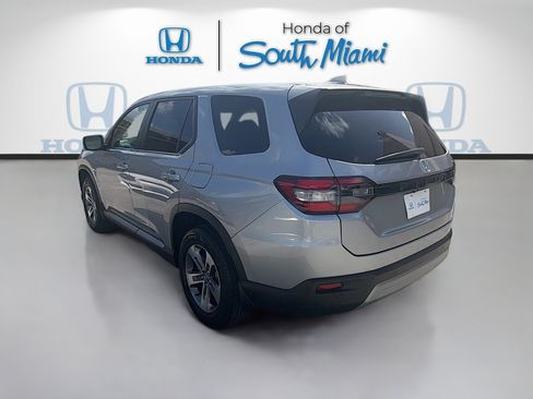 Certified 2025 Honda Pilot EX-L image 5