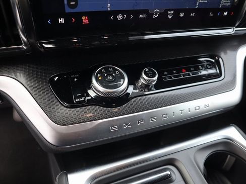 New 2025 Ford Expedition Platinum w/ Stealth Performance Package image 8