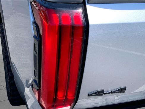 Used 2024 Toyota Tundra Limited AWD/4WD image 28