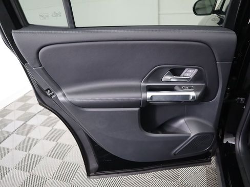 Certified 2025 Mercedes-Benz GLB 250 4MATIC image 26