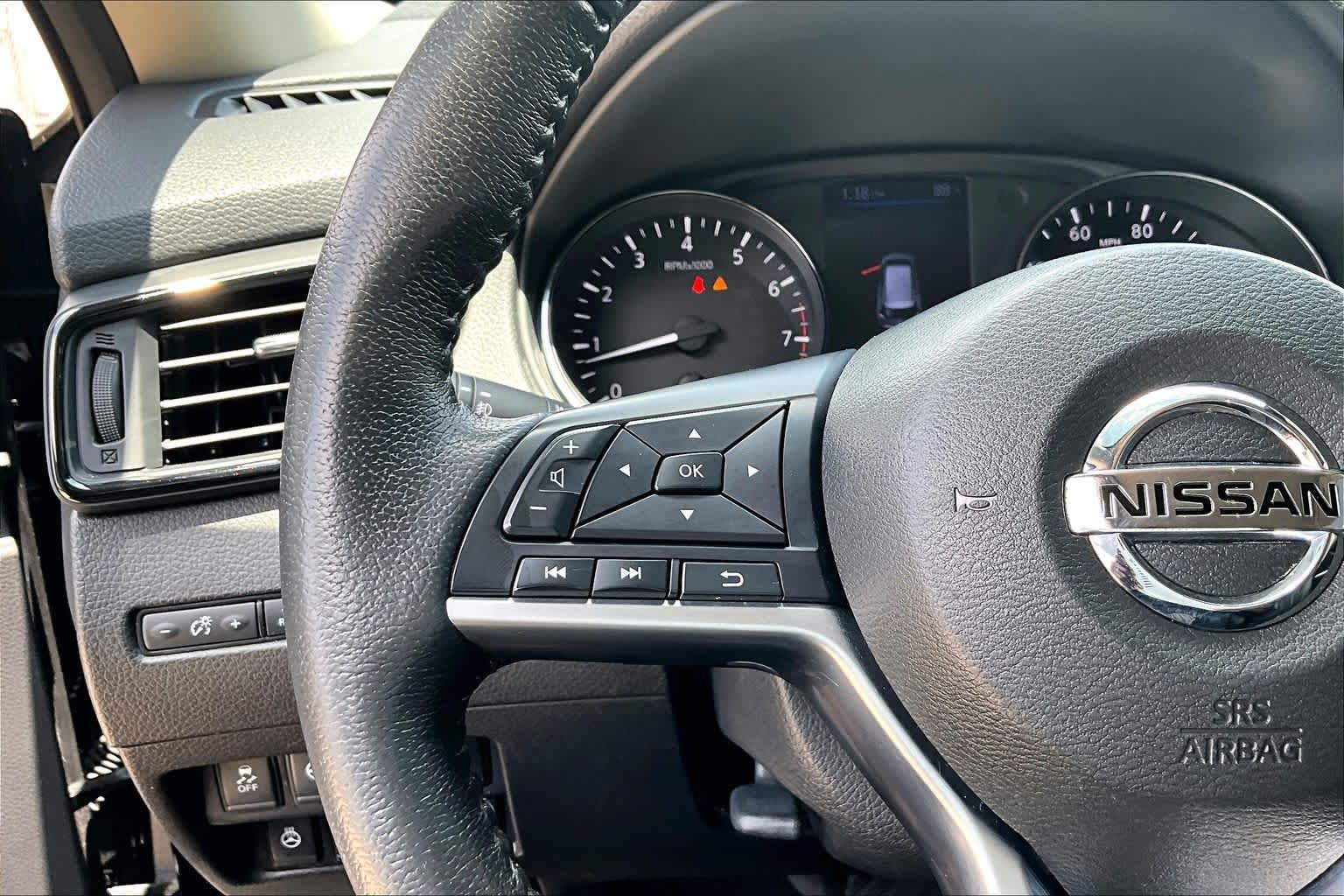 Used 2019 Nissan Rogue SL AWD/4WD image 23