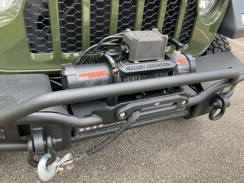 Used 2024 Jeep Wrangler Sport S image 10