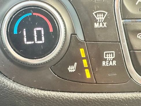 Used 2018 Chevrolet Equinox LT AWD/4WD image 14