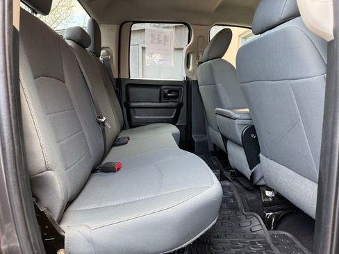 Used 2017 RAM 1500 Express AWD/4WD image 19