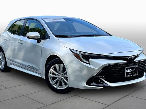 Certified 2024 Toyota Corolla SE FWD image 3