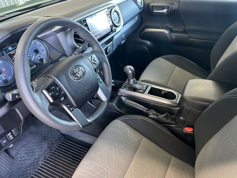 Certified 2022 Toyota Tacoma TRD Off-Road w/ Technology Package RWD image 9