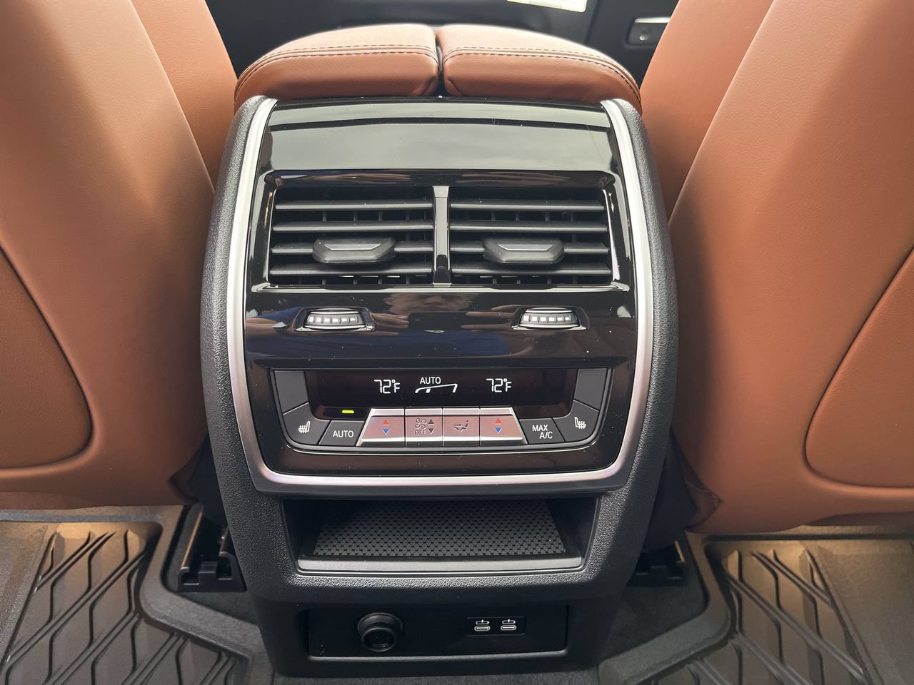 Used 2027 BMW X7 xDrive40i w/ M Sport Package AWD/4WD image 31