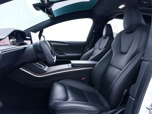 Used 2023 Tesla Model X image 17