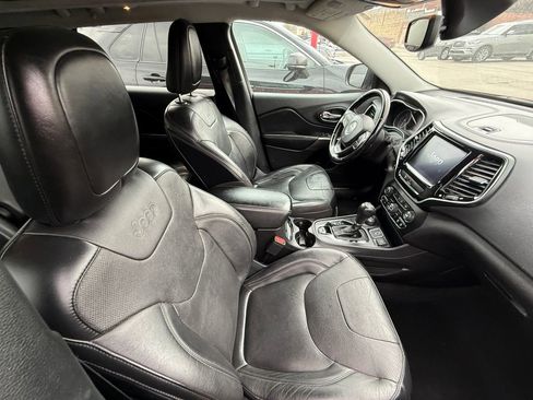 Used 2020 Jeep Cherokee Limited image 11