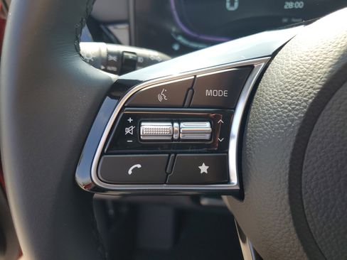 Used 2025 Kia Seltos S image 16