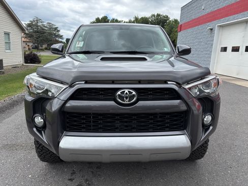 Used 2016 Toyota 4Runner Trail AWD/4WD image 9