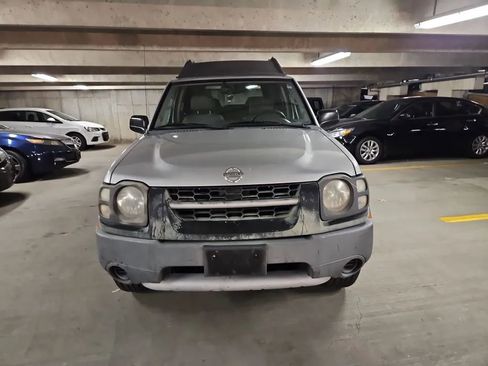 Used 2004 Nissan Xterra XE image 2