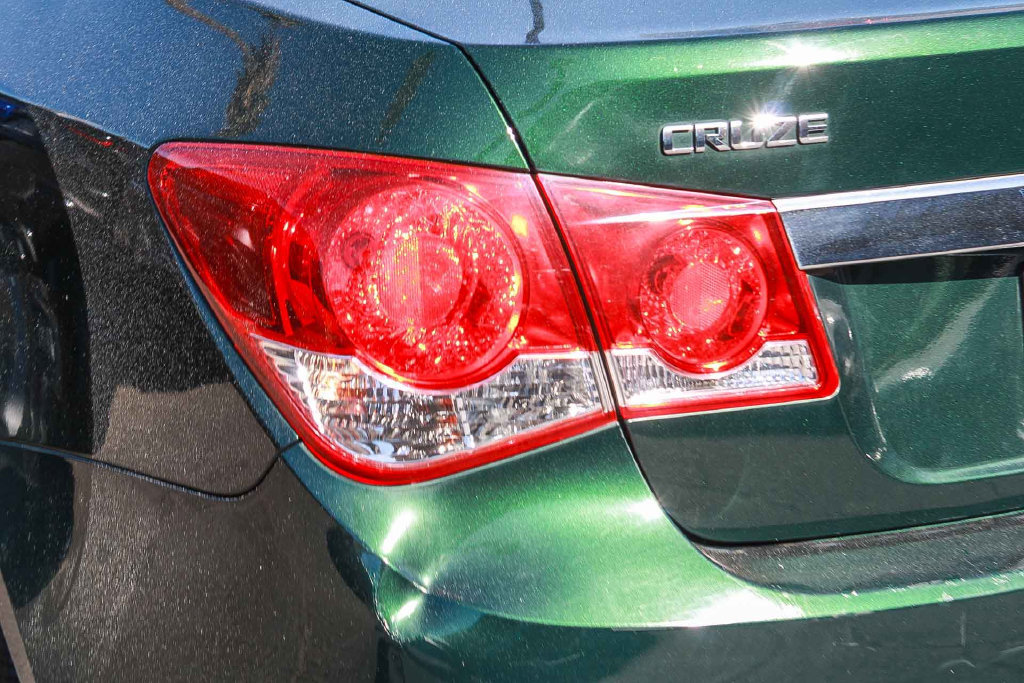 Used 2014 Chevrolet Cruze LT w/ Technology Package FWD image 7