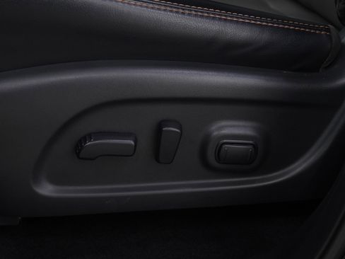 Used 2020 Nissan Pathfinder SL image 33