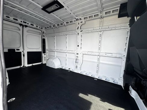 Used 2025 RAM ProMaster 2500 w/ Convenience Group FWD image 25