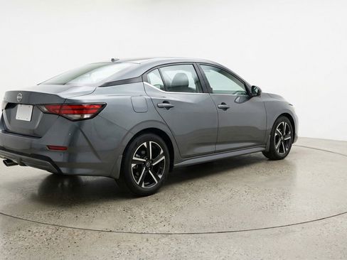 Used 2025 Nissan Sentra SV image 9