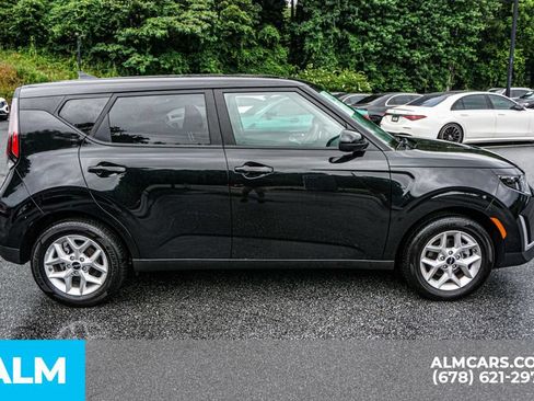 Used 2025 Kia Soul LX w/ LX Technology Package FWD image 8