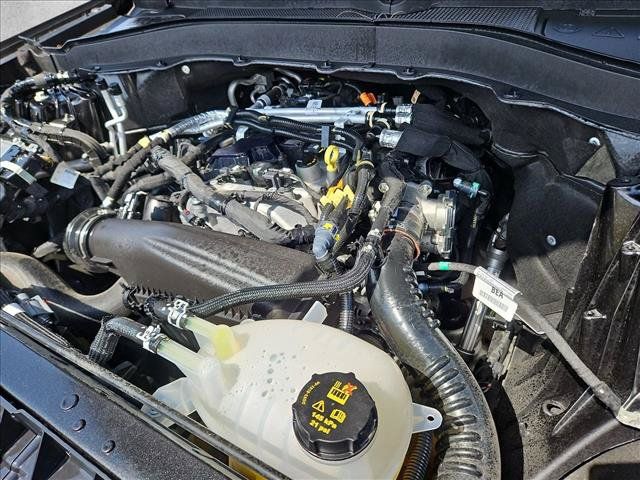 Used 2025 Ford Explorer Active RWD image 24