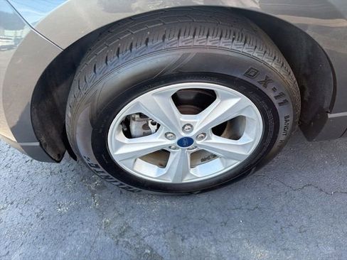 Used 2020 Ford Edge SE FWD image 15