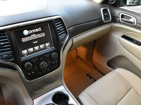 Used 2015 Jeep Grand Cherokee Overland image 14