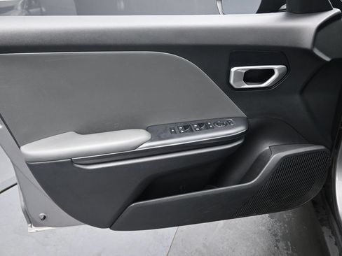 Used 2025 Kia K4 FWD image 23