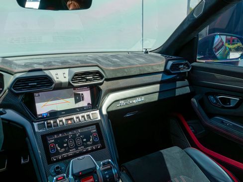 Used 2023 Lamborghini Urus Performante AWD/4WD image 66