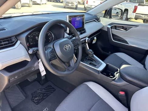 Used 2025 Toyota RAV4 XLE w/ Convenience Package image 10