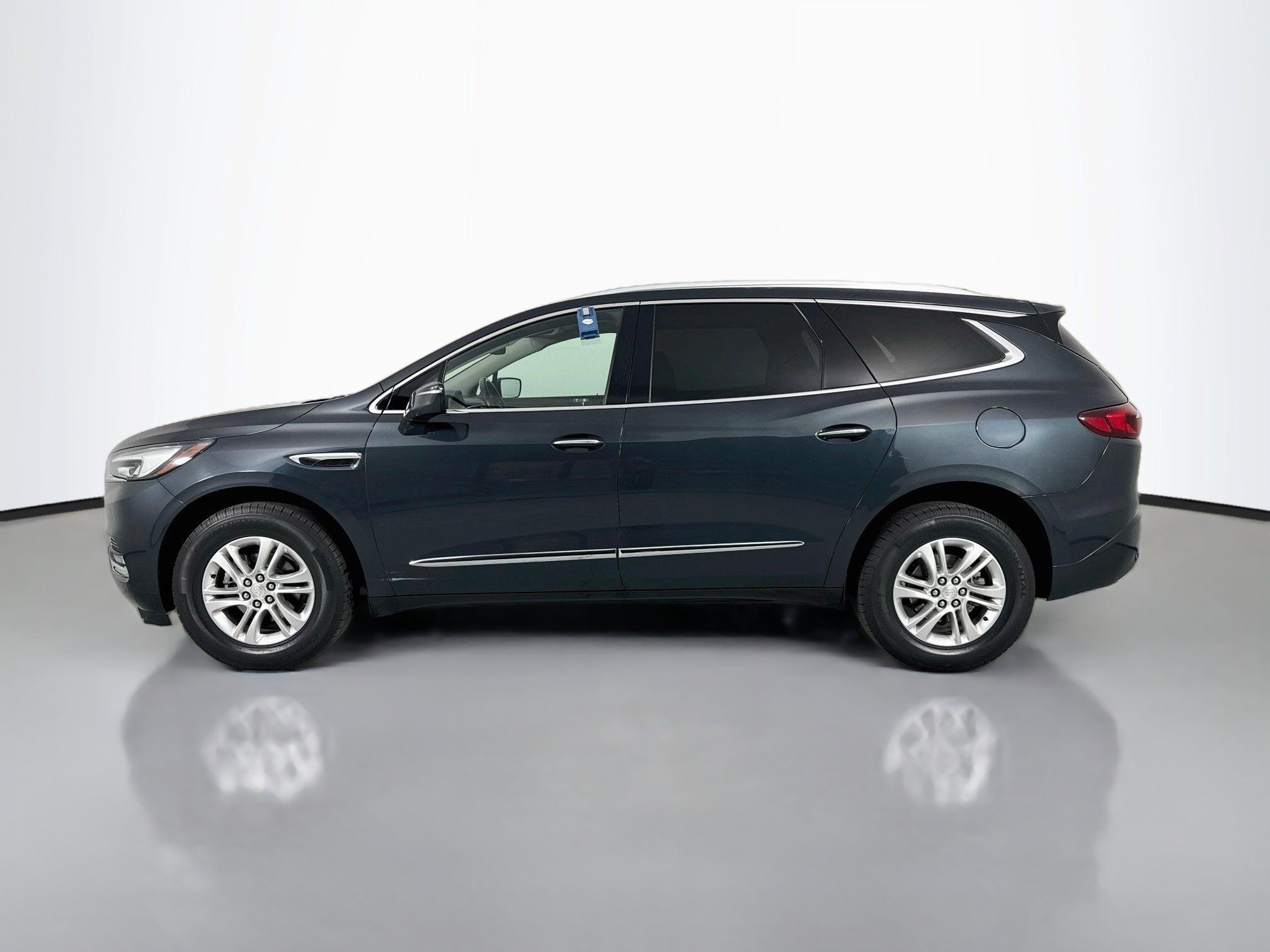 Used 2021 Buick Enclave Essence AWD/4WD image 4