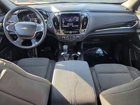 Used 2023 Chevrolet Traverse LT image 18