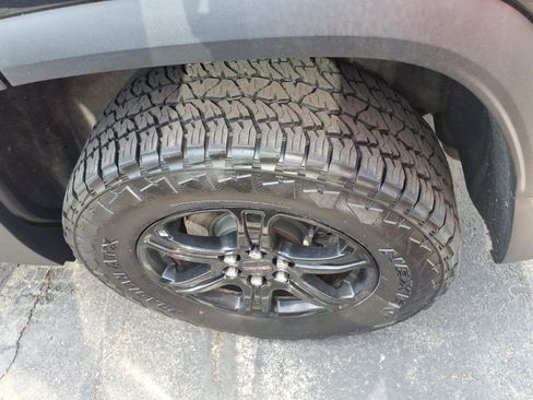 Used 2020 GMC Acadia AT4 AWD/4WD image 6