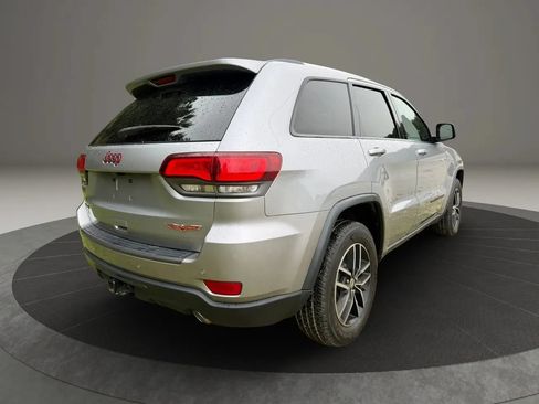 Used 2017 Jeep Grand Cherokee Trailhawk AWD/4WD image 5