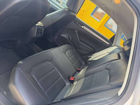 Used 2014 Volkswagen Passat TDI SE FWD image 19