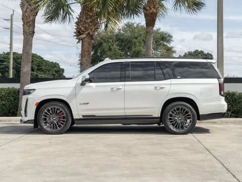 Used 2023 Cadillac Escalade V image 3