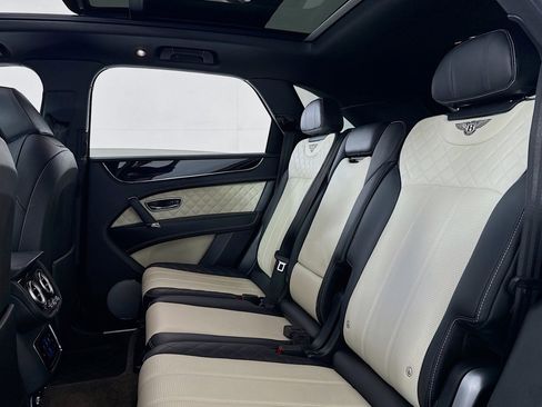 Used 2018 Bentley Bentayga Activity image 7