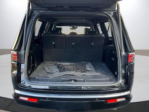 Certified 2024 Jeep Wagoneer L Series II w/ Flexible Seating Group AWD/4WD image 25