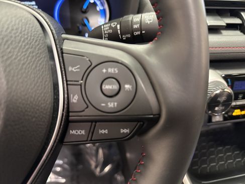 Used 2024 Toyota RAV4 SE w/ Weather & Moonroof Package image 36