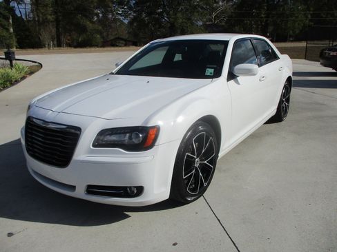 Used 2014 Chrysler 300 S image 28