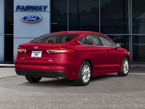 Used 2020 Ford Fusion SE w/ Equipment Group 151A FWD image 2