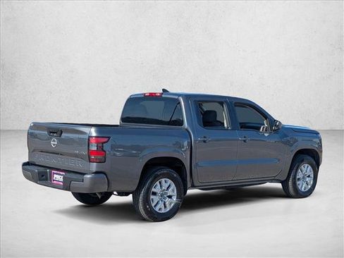 Used 2023 Nissan Frontier SV image 5