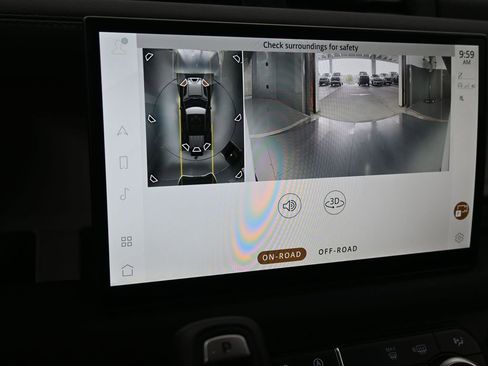 Used 2025 Land Rover Defender 110 S image 23