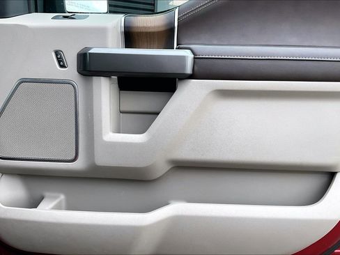 Used 2019 Ford F150 Limited w/ Trailer Tow Package image 21