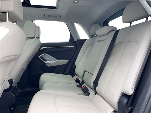 Used 2025 Audi Q3 2.0T Premium image 33