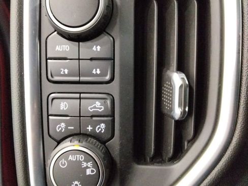 Used 2022 Chevrolet Silverado 1500 RST image 18