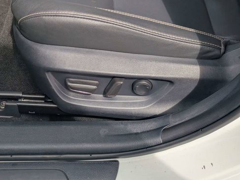 Used 2025 Toyota Camry SE FWD image 20