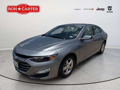 Used 2024 Chevrolet Malibu LT FWD image 2