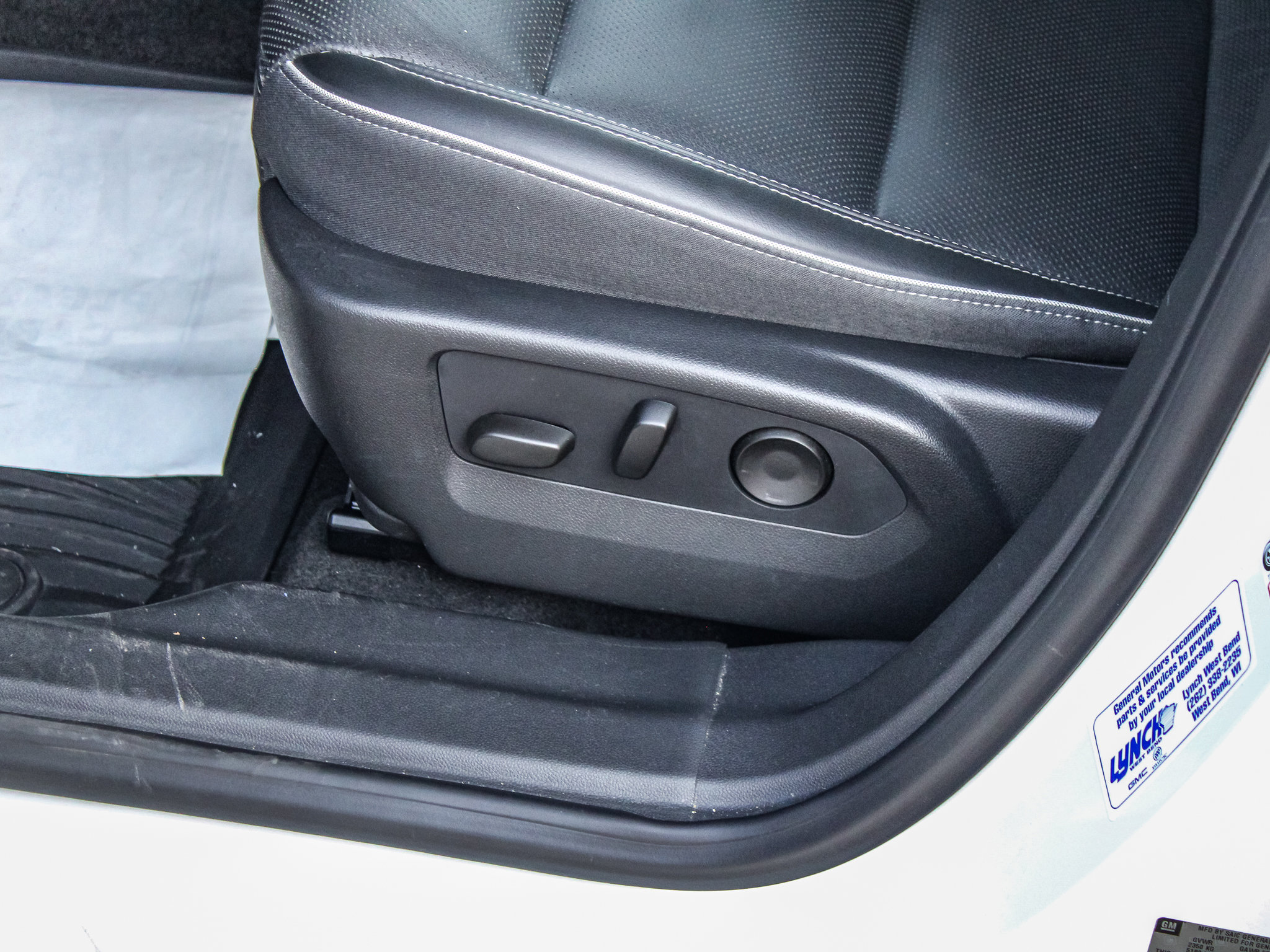 Used 2021 Buick Envision Essence w/ Sport Touring Package AWD/4WD image 18