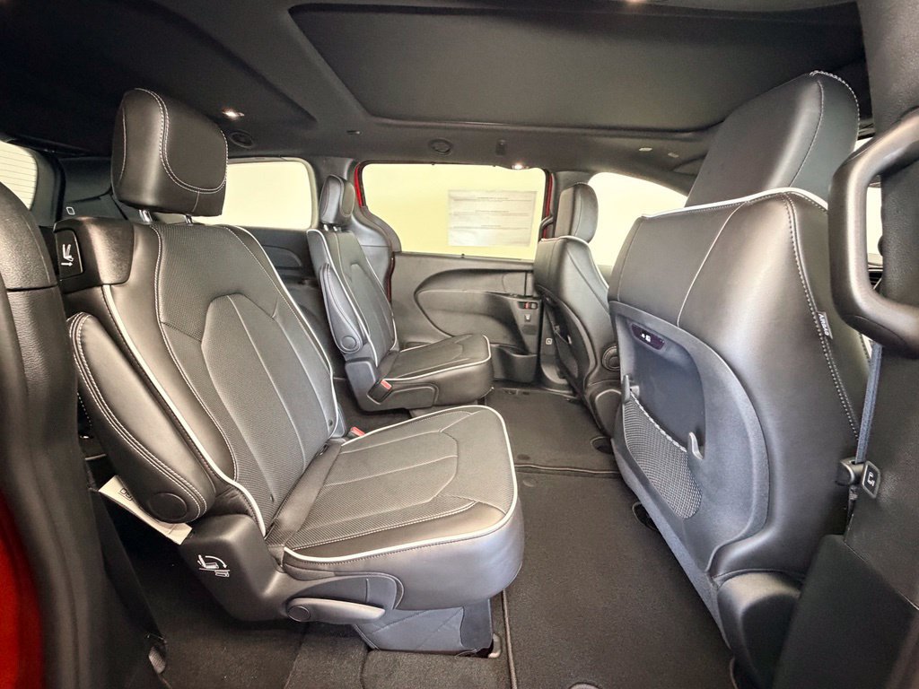 New 2027 Chrysler Pacifica Limited AWD/4WD image 10